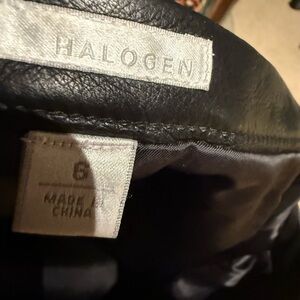 Chic Black Leather Skirt with Zipper Detail